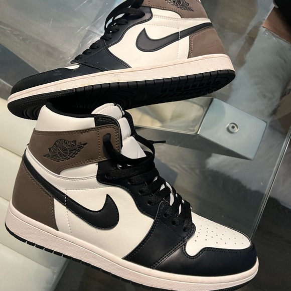 Air Jordan 1  retro (Dark Mocha) - Picture 2 of 11